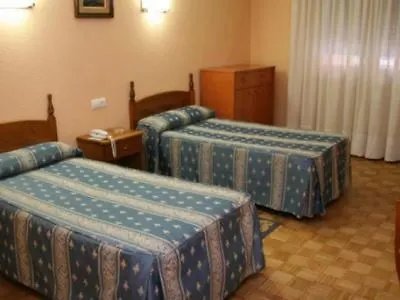 Hotel San Glorio Santander 2*,