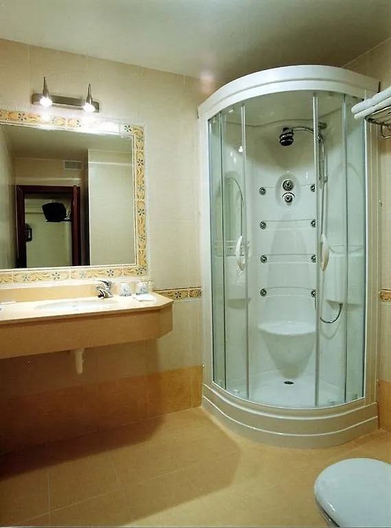 Hotel San Glorio Santander 2*,